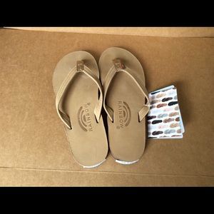 Women’s Rainbow sandals.